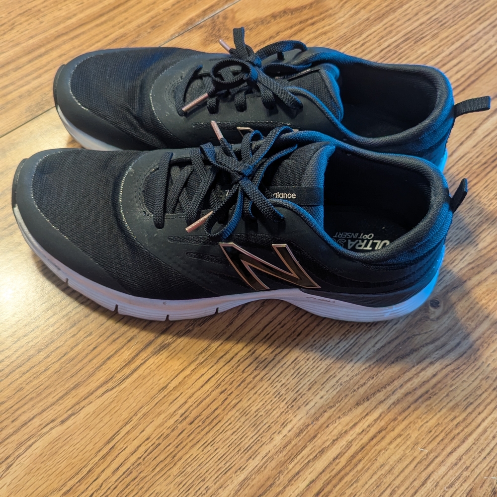 New Balance Women's Black Athletic Shoes